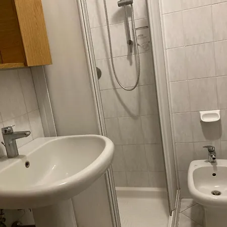 Loft Via Jesi A アパート コッレッジョ